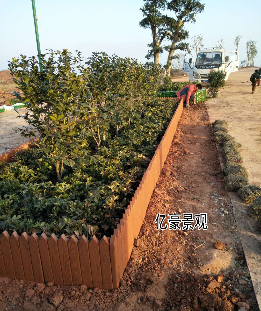 广东市政工程绿化道路仿木花箱,新农村建设公园广场水泥仿木花桶