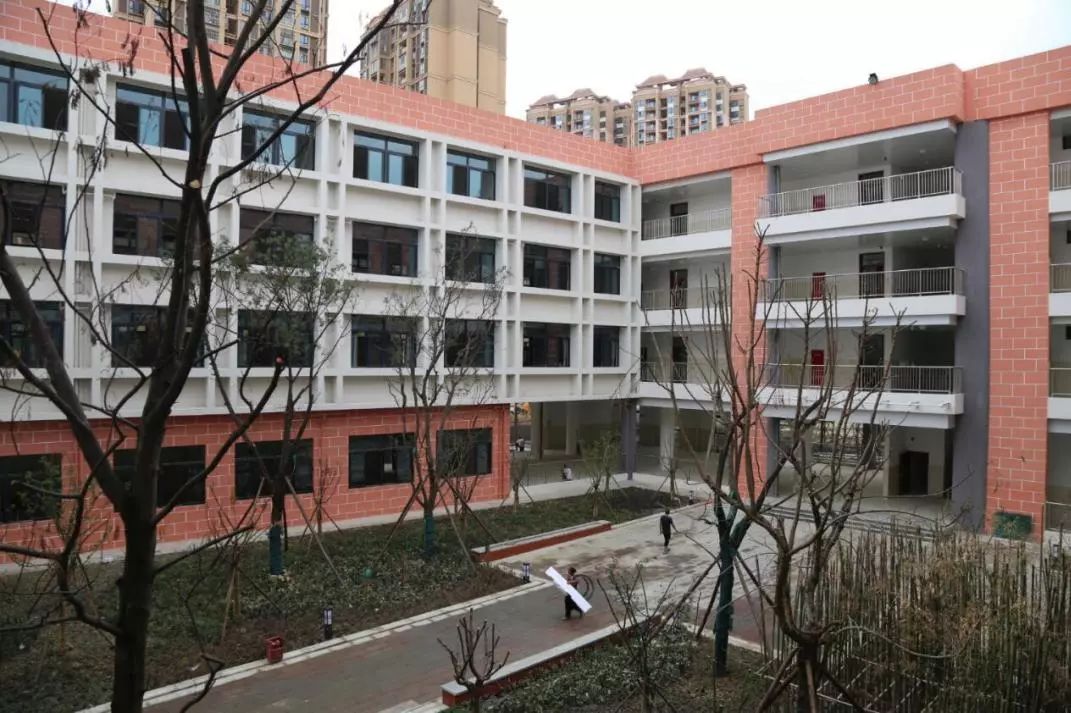 学校丨西河这所新学校即将开校,快来参观一下.