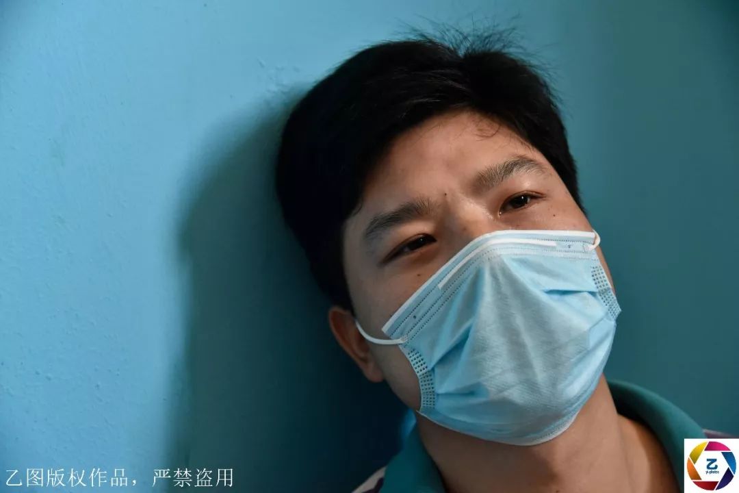                     原创            留守娃进城探望妹妹，想留下为她捐骨髓遭爸爸掌掴：还轮不到你