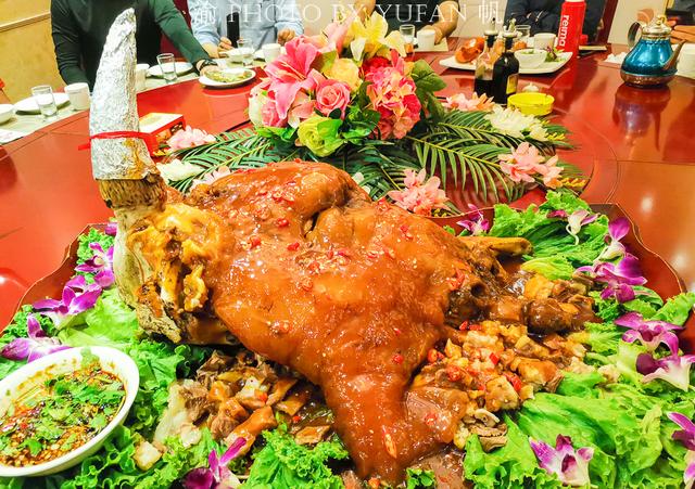 原创中国白城的草原红牛全牛宴味蕾大开的美食大餐不在内蒙很意外