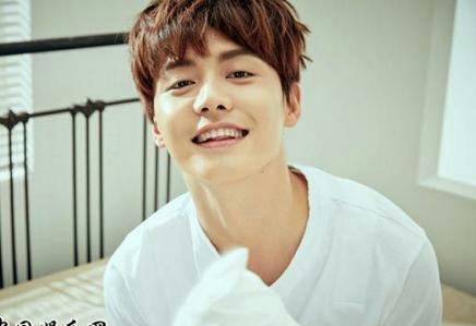 什么是少年感爹系 c44bcc54d00b45a2ac8fa9122d9a81b5.jpeg