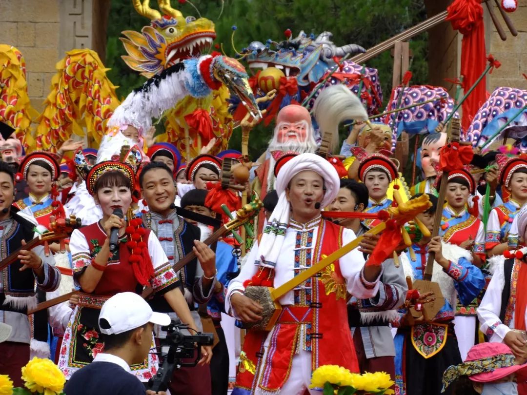 千年白曲今更靓剑川县2019年石宝山歌会节暨第八届白族文化节隆重开幕