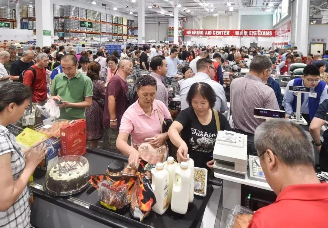 Costco上海被挤爆！会员卡卖出16万张，玩了43年“新零售”，它是如何做到的？_低价