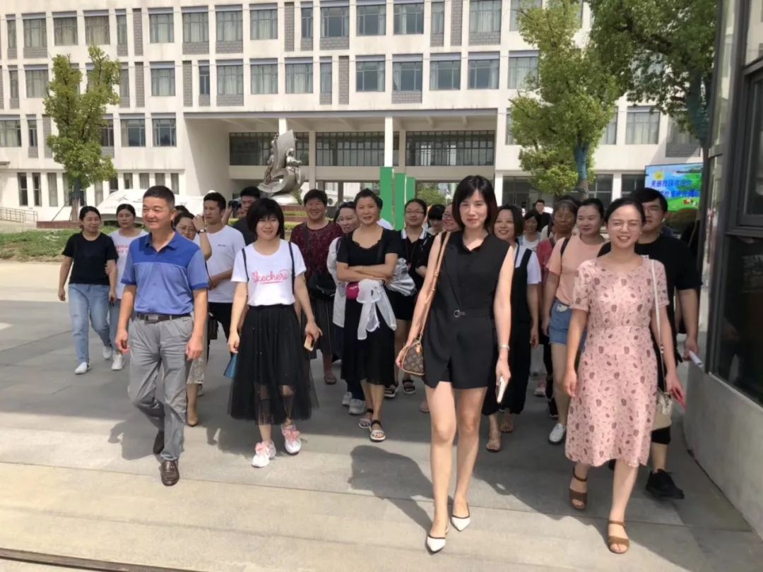 快乐起航 幸福绽放——记东绛实验学校(小学部)一年级