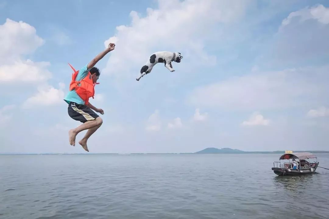 东湖造浪│天气这么热想约你去跳湖