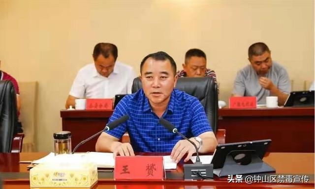 区委副书记,代理区长李仕强,区人大常委会主任黄承勇,区政协主席杨丹