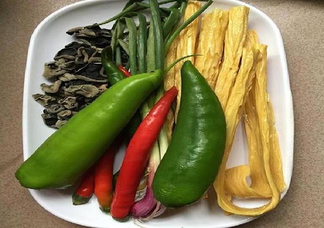 十四人四个菜 e6e20ff22fd148e7ae79fca5ae676959.jpeg