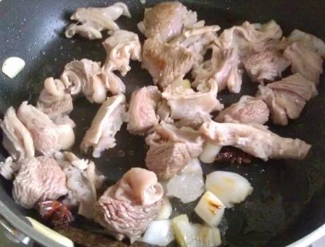 肥肠配什么烧最好吃 e93cbfb0d3084d8183f01d4901a16045.jpeg