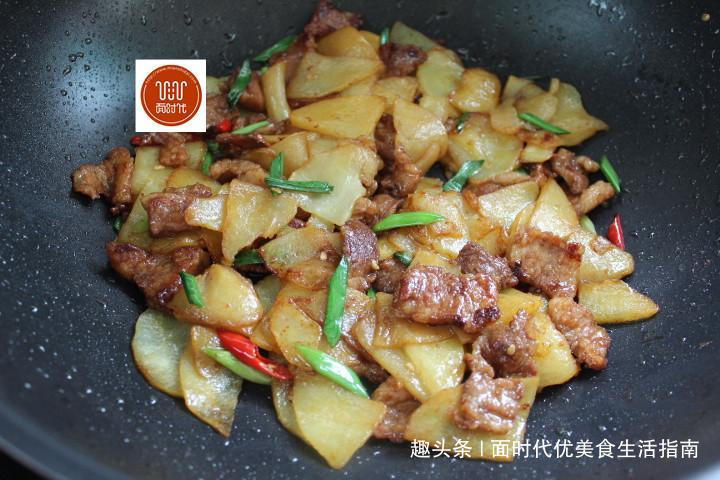 肉片炒什么搭配出香味 ef8c072f690e4eff8d9e1498763f8517.jpeg