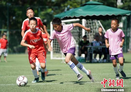 北京六易星龙队夺得第四届北京晚报百队杯少儿足球城际赛冠军