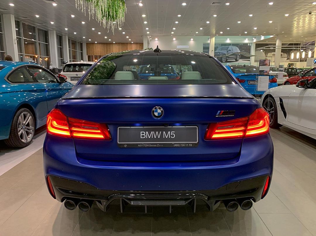 宝马m5 competition海外实车 蓝色的质感