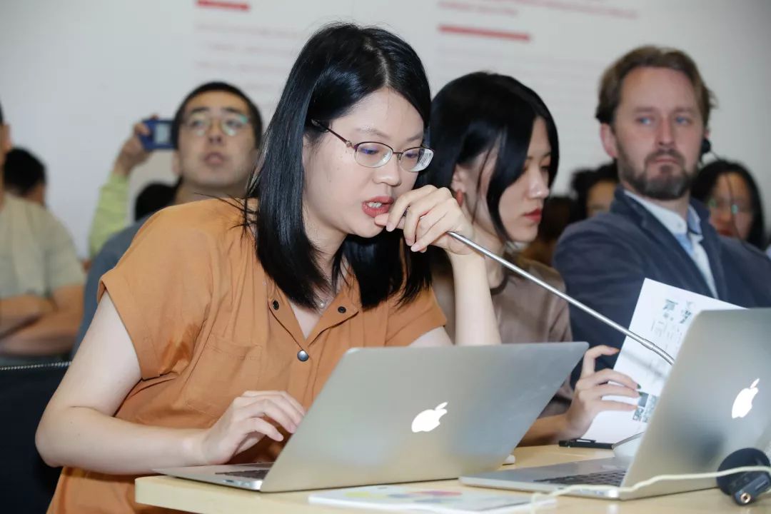 龚慧在工作坊发言