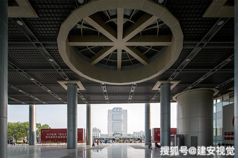 人口集中涌入的城市_加拿大人口集中