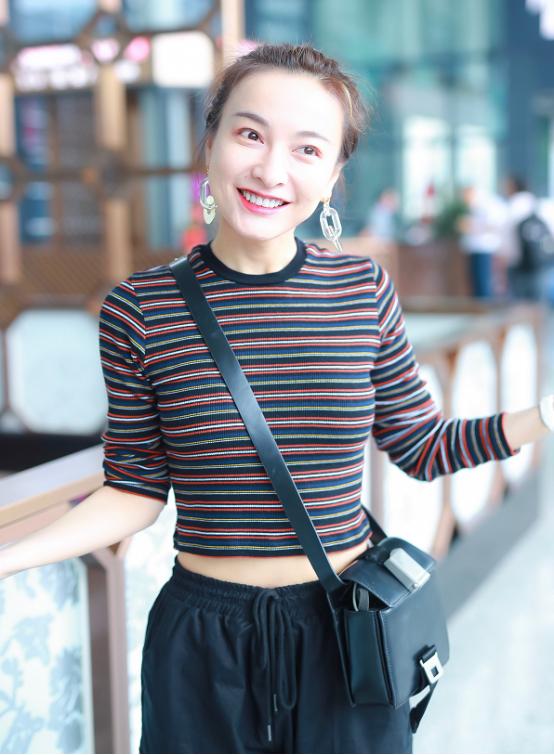不在《快本》台上的吴昕，才是时尚界的“一姐”，37岁美回17岁