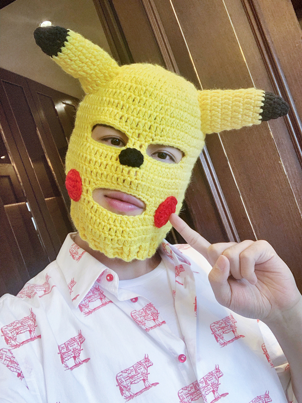 许魏洲戴皮卡丘脸基尼自拍 呆萌搞笑反差大