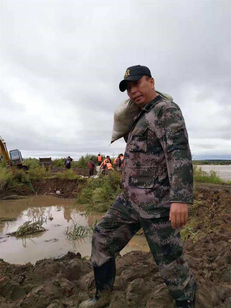 王茂强坚守一线守护他热爱的土地和家园