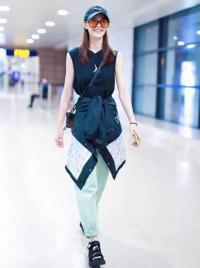 Sleeveless vest