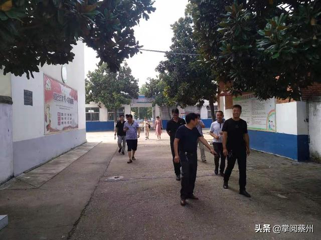 汝南县韩庄镇中心学校举行洁净校园观摩活动