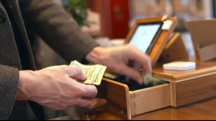 移民生活 旧金山新法生效 禁止商店,餐馆拒收现金