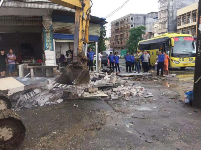 博白三滩镇GDP_博白黑皮甘蔗开砍上市