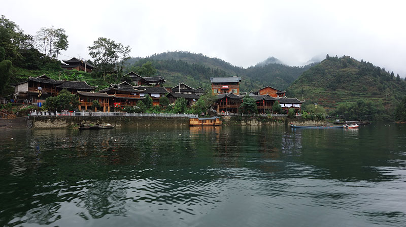 原创船到处都是小船这里是山里的土家威尼斯重庆酉阳河湾山寨一