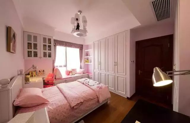 小房间装修设计图片欣赏 6cc842f6983243279d0453f95baa2f8a.jpeg