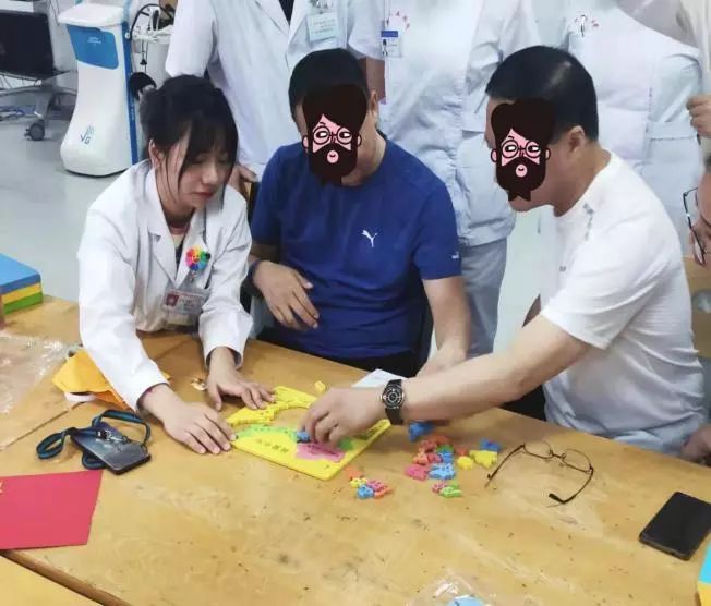 说爱你,是真的!——记康复医学科ot(作业疗法)小组活动
