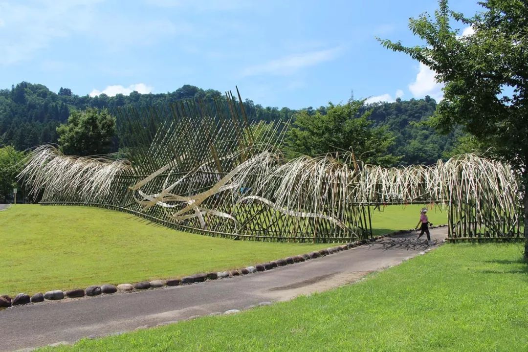 大地艺术祭"在国际上声名大噪,每三年一次的艺术节让不断衰颓的日本