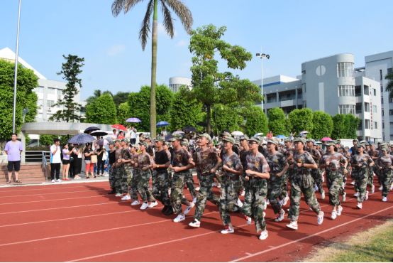 迷彩燃放青春,梦想正式起航——伦教中学高一新生军训