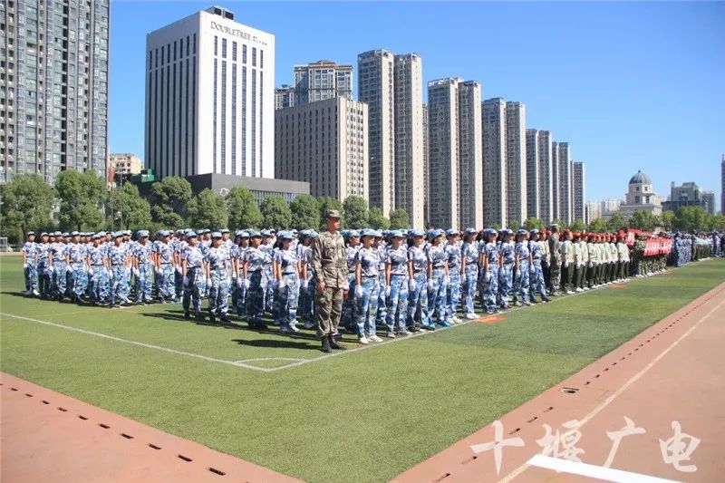 这阵势,超震撼!刚刚,大批现场图片从郧阳中学传出!