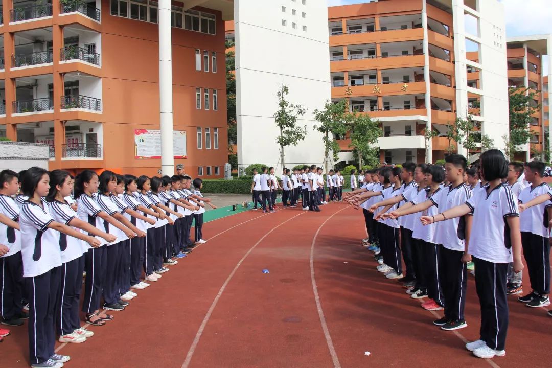 1033┆真实影像见证青春黄冈中学惠州学校2019中学部军训掠影精选一