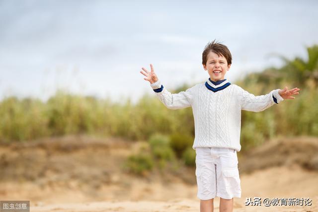 她被港大录取,获72万奖学金,却复读北大:上坡路