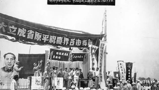 历史一转眼到了1949年,当时三大战役和渡江战役都已经完成,新政权建立