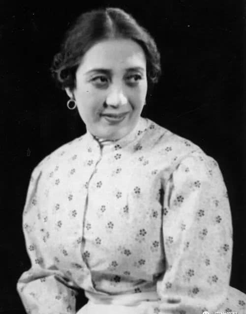 艺海拾珠:北京人艺舞台上的"一代大青衣"—电影表演艺术家朱琳