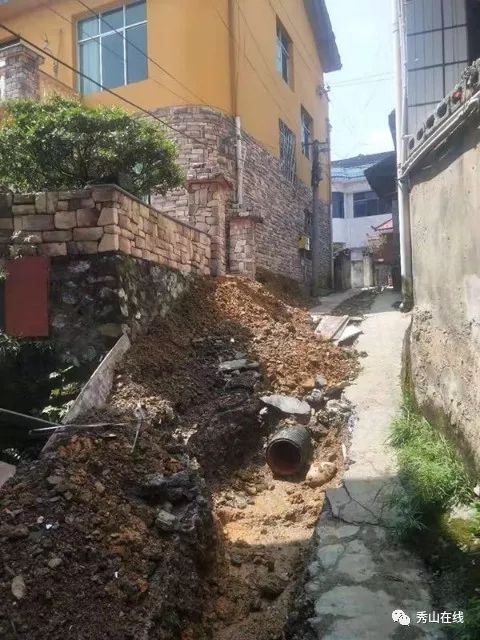 秀山乌杨街道居民呼吁有关部门重视.
