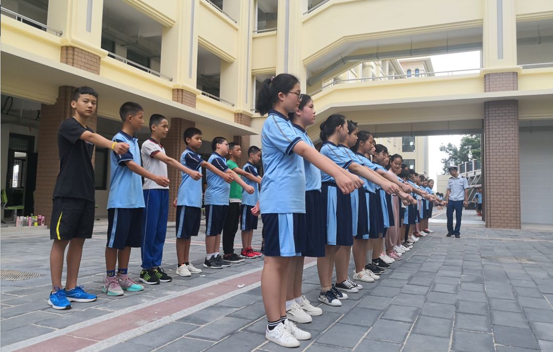 鳌冠人口_海沧区鳌冠小学图片