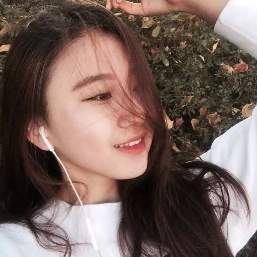 拍照的头像图片大全 cd961a453f6748209ed8c5d0bedf9e71.jpeg