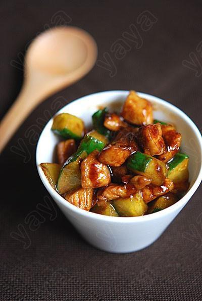 怎么切鸡胸肉成鸡丁 e4744eddce4f4cfc989895c916265f7c.jpeg