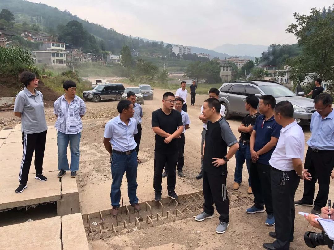 项目动态六盘水市交通局副局长王佐华到盘县项目进行地质灾害专项检查