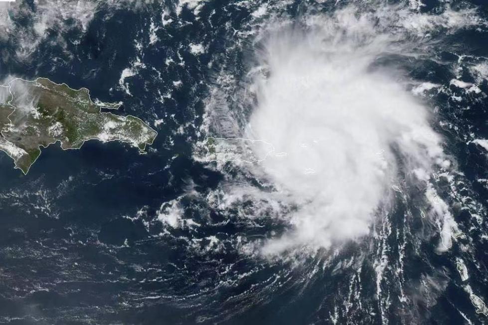热带风暴“多里安”升级为飓风加勒比多国采取紧急措施