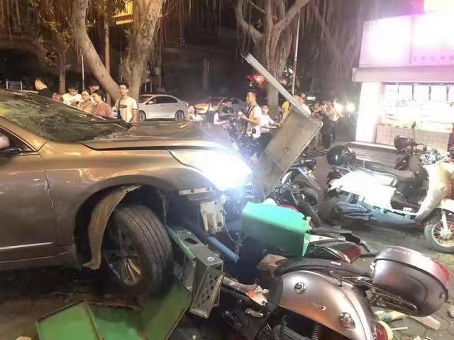 8.21南宁市青秀区东葛葛村路口道路交通事故"案