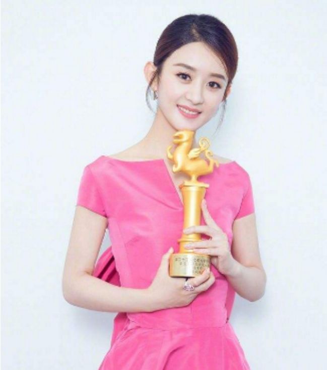 赵丽颖高跟 10e8d9f609bd4d19875799581932f916.jpeg