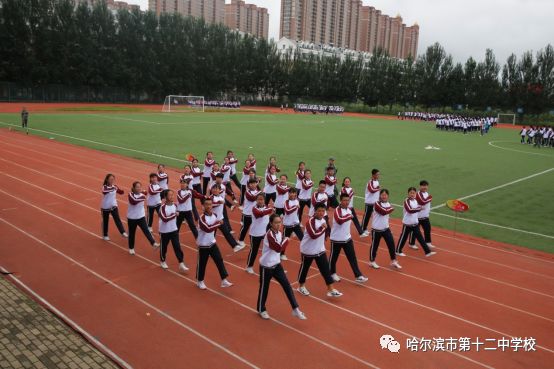 挥洒汗水青春飞扬记哈十二中2019级高一新生军训