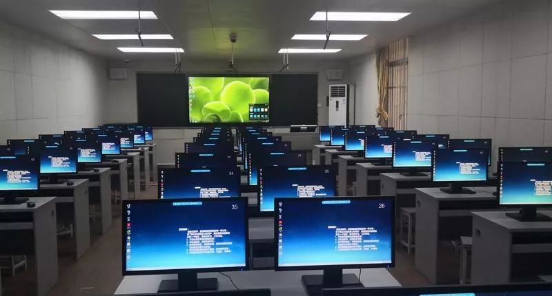 教育动态南宁市11所中学新学期启用计算机云教室