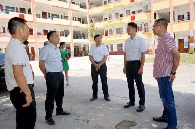 教育要闻市教育局领导到宾阳县开展暑期大家访活动并检查秋季学期开学