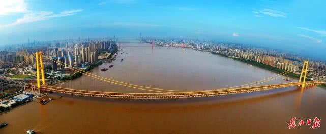 金秋黄、国际橘……来看看武汉的九色彩桥 (图)