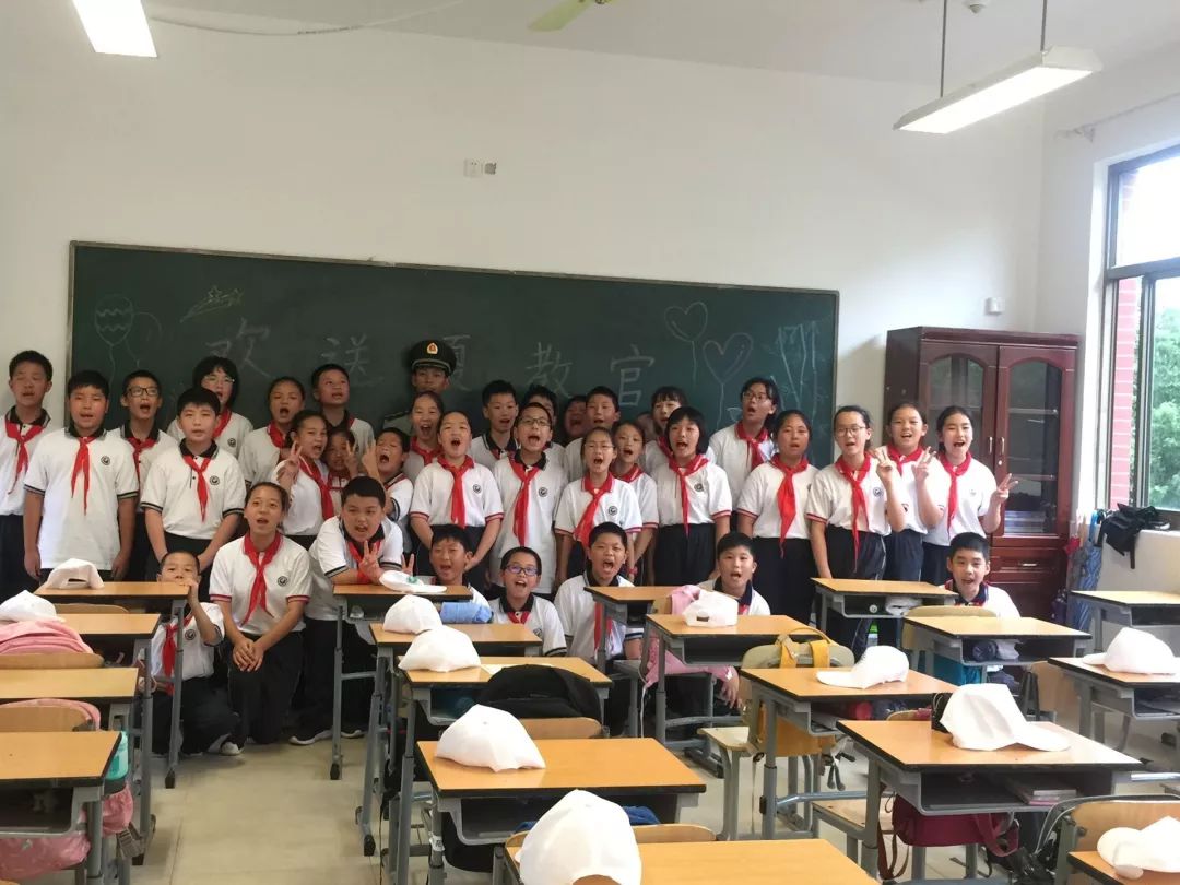校园新闻| 传育秀精神,做诚恒少年 ——育秀实验学校开展六年级新生