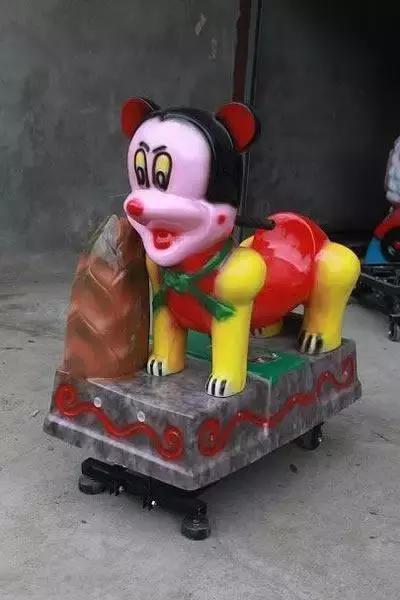                     一块钱坐一次的摇摇车，眨眼就能要了孩子的命