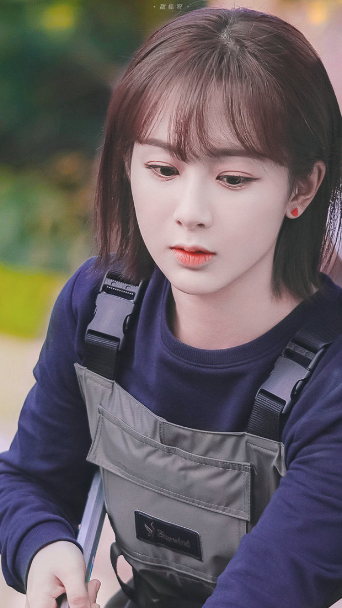 原创杨紫我的莫格利男孩将上线首尝女强人角色却似曲筱绡