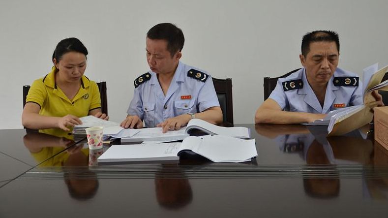 公司还敢用个人账户收款? 01 2019年税务稽查比例提高,重点打击偷漏税